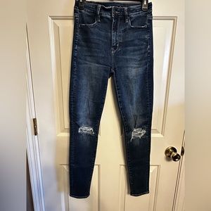 American Eagle Super High Rise Jeggings Distressed Jeans 4Reg Next Level Stretch